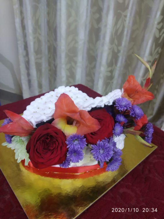 Bouquet Theme Cake Designs, Images, Price Near Me