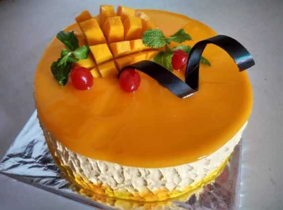 Seasonal Alphonso Mango Cake Designs, Images, Price Near Me