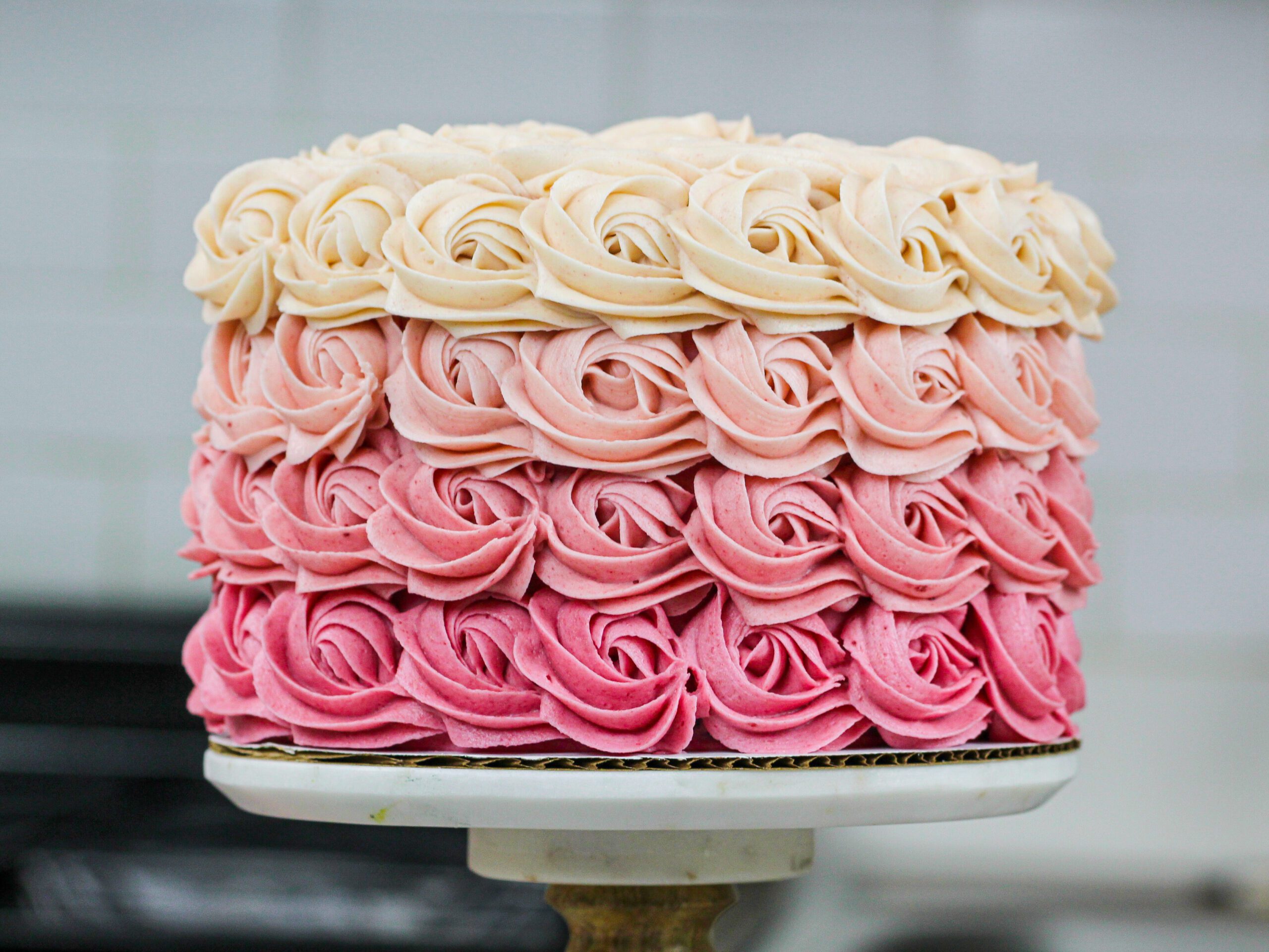 Best Ombre Roses Cake In Hyderabad | Order Now