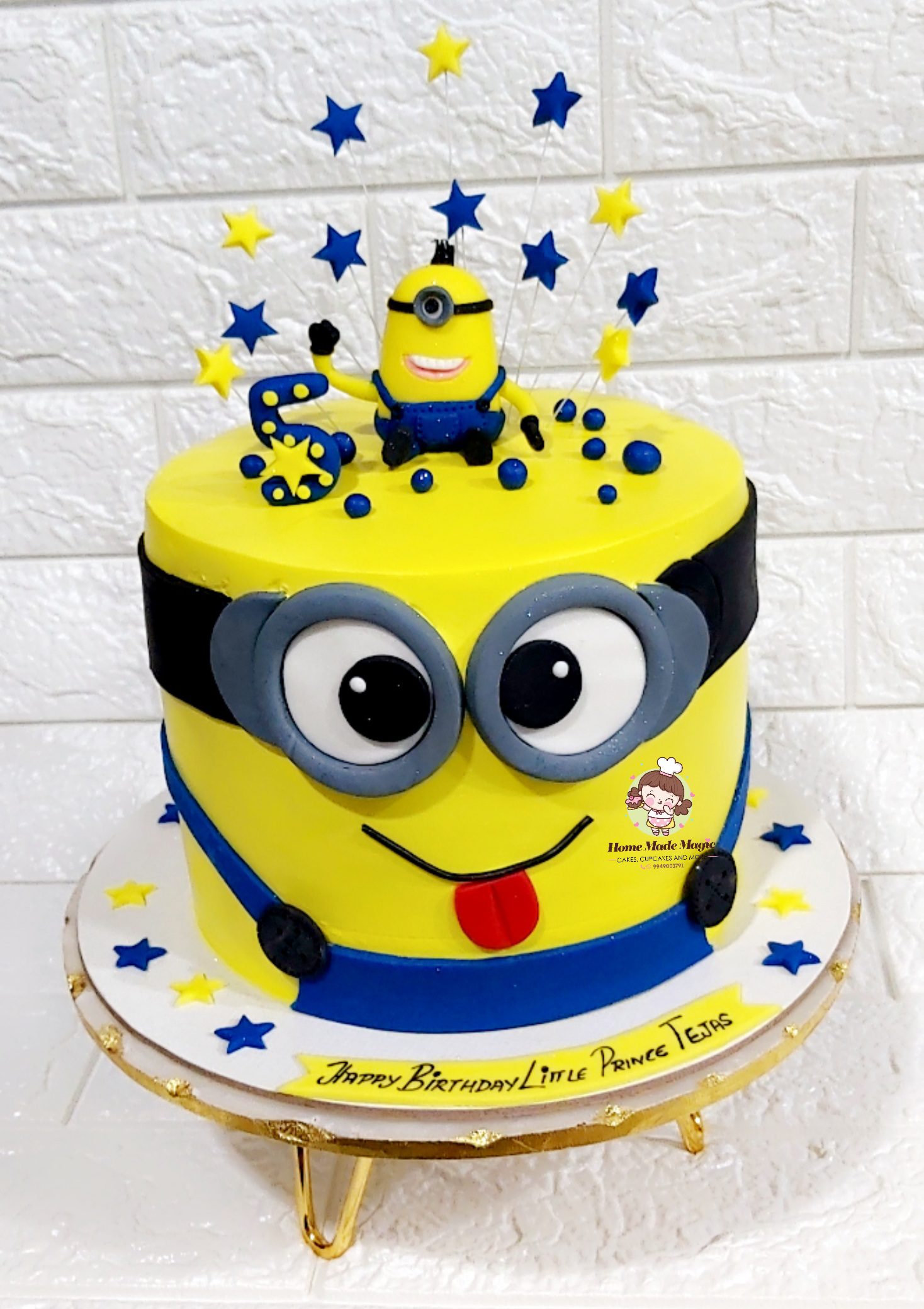 Minion 1st Birthday Cake Smash Photography - Indianapolis Child  Photographer · KristeenMarie Photography
